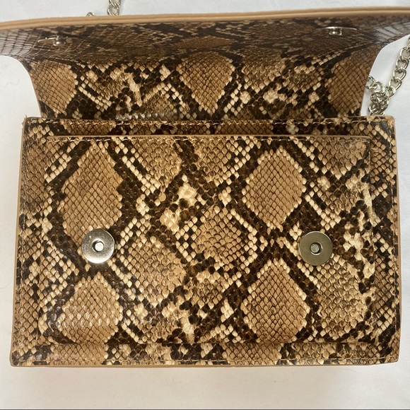 💕Last 1💕Snake Print Purse❤️HP❤️ - Picture 8 of 8